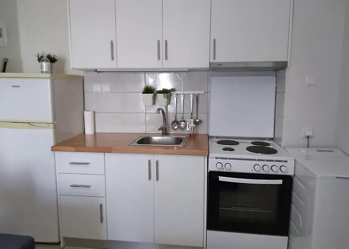 Little Beauty - Happyhostgr - In Platamonas