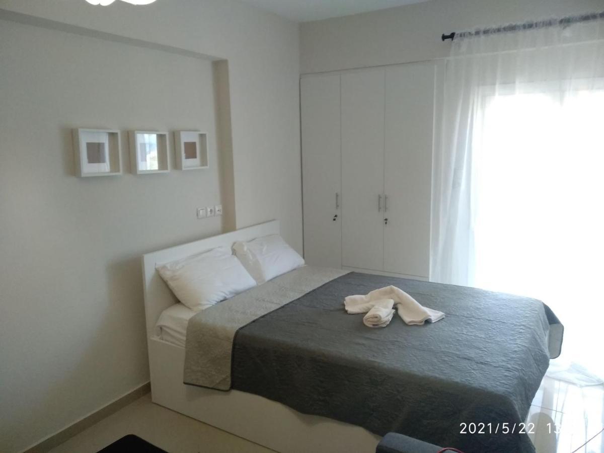 Little Beauty - Happyhostgr - In Apartment *