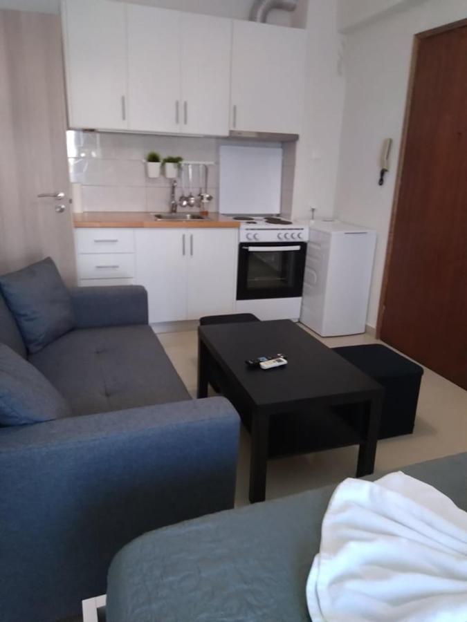 Little Beauty - Happyhostgr - In Platamonas